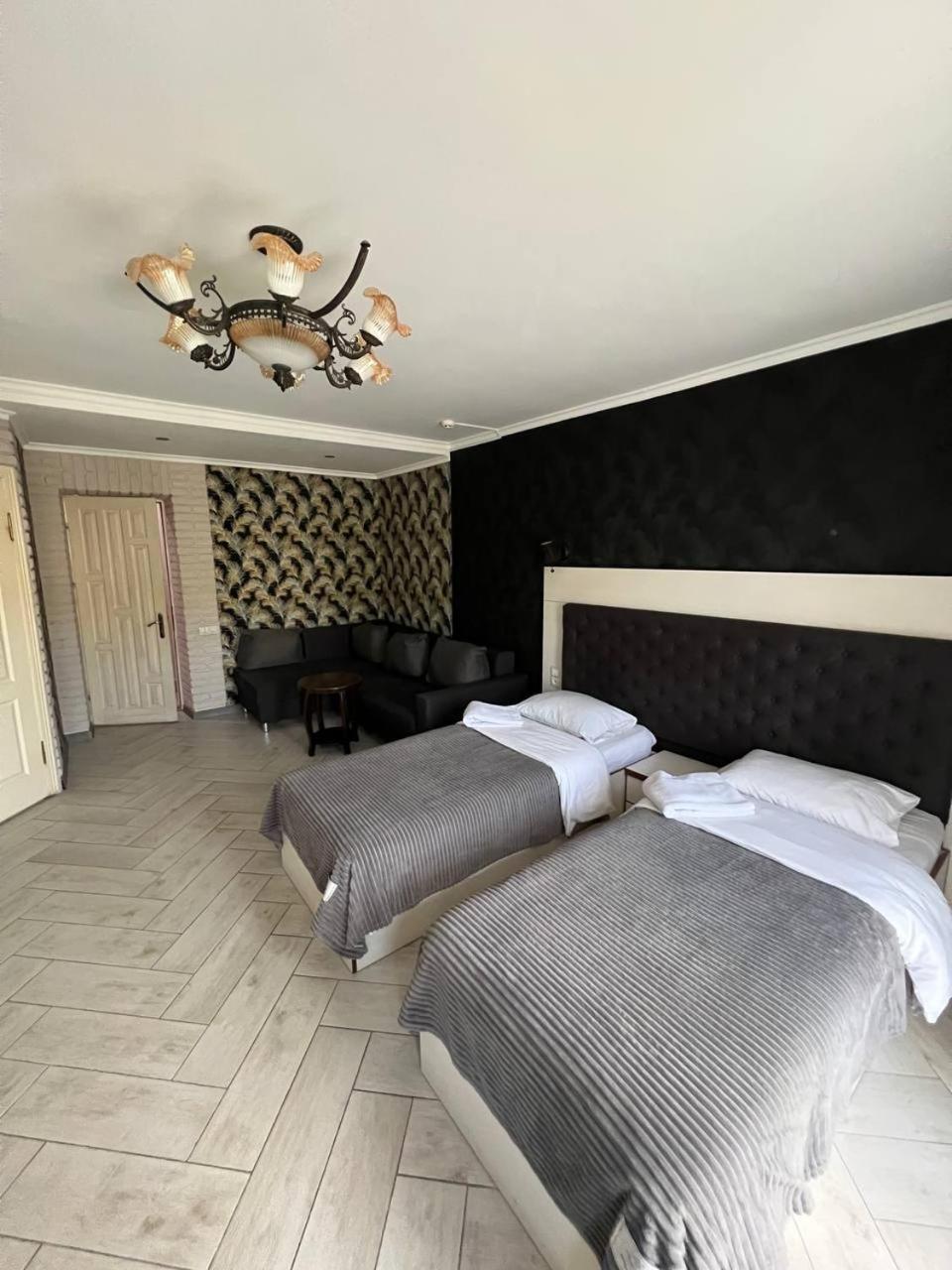 Гетьман Готель & Spa Chortkiv Exterior foto