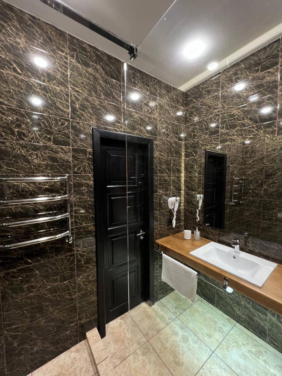 Гетьман Готель & Spa Chortkiv Exterior foto